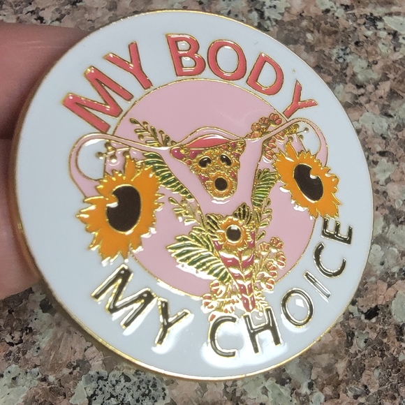 EXTRA LARGE "My Body My Choice" Feminism Round Badge Enamel Pin - Picture 2 of 3